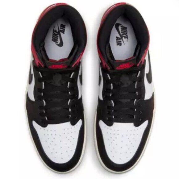 Jordan 1 Retro High OG "Black Toe" Nike's - Picture 5 of 7